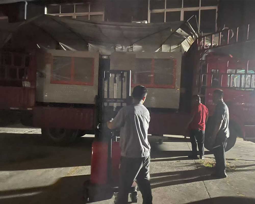 【浙江】兩臺復購鋁型材自動切割機，夜色中發貨走起！！